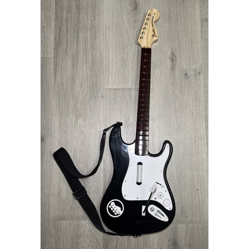 Rock Band Harmonix Guitar Hero Fender Stratocaster Model NWGTS2 Wii No Dongle